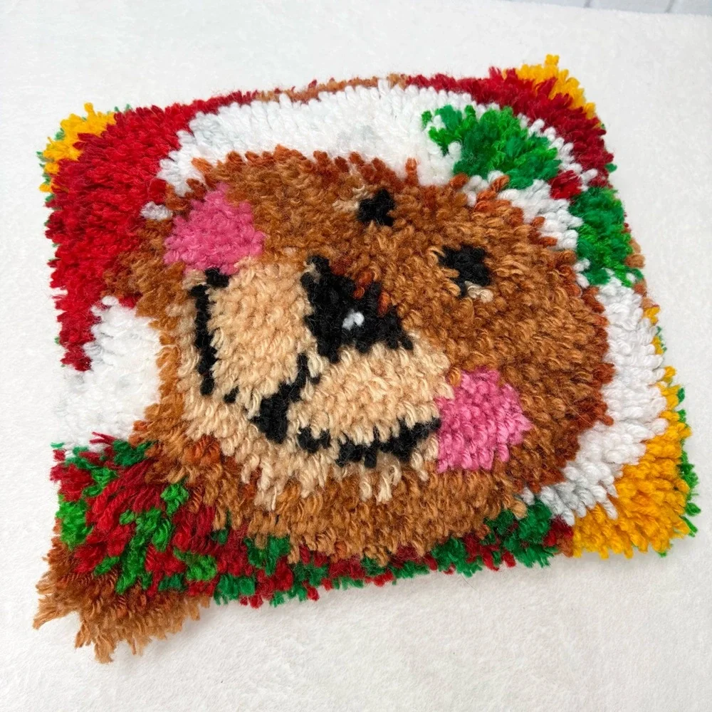 Caron International Vintage Christmas‎ Jingle Bear Latch Hook Pillow